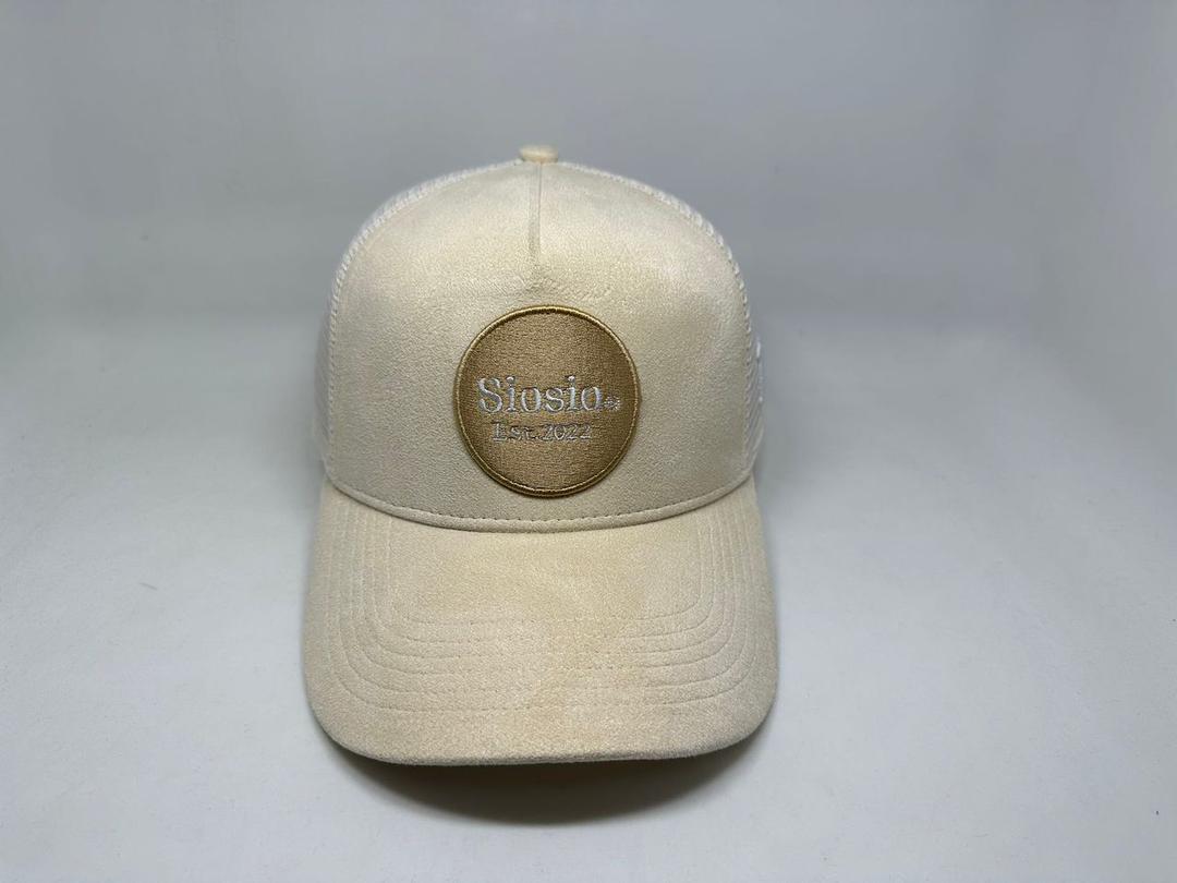 Cream Siosio trucker cap